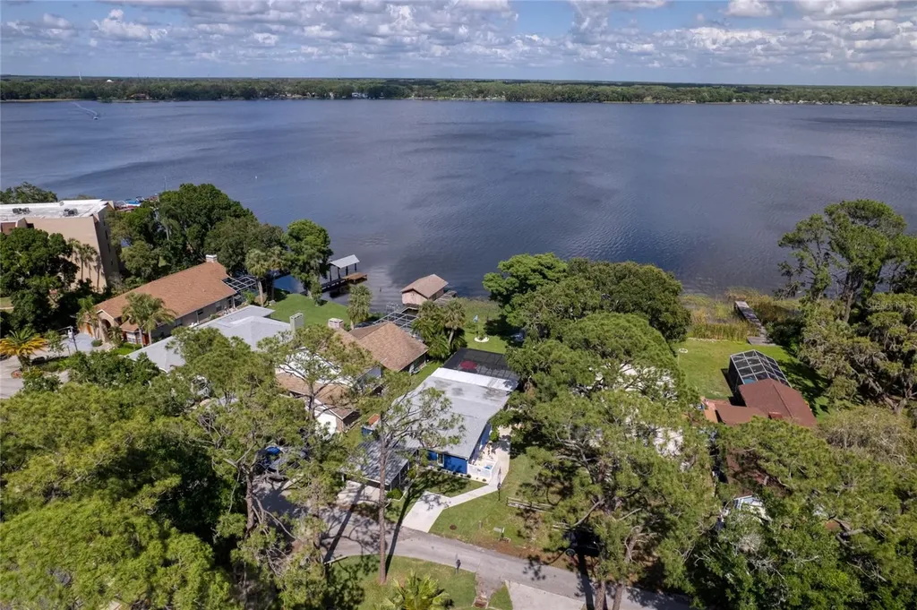 297 Lakeview Drive Tarpon Springs FL 34689