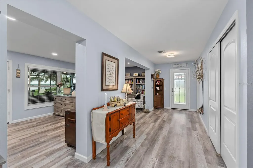 297 Lakeview Drive Tarpon Springs FL 34689
