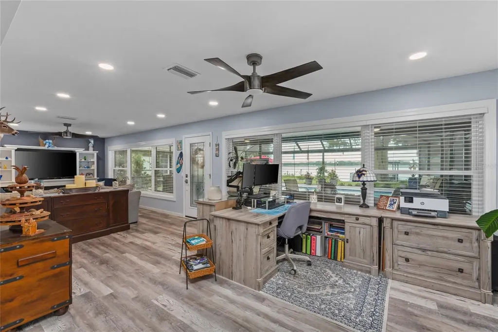 297 Lakeview Drive Tarpon Springs FL 34689