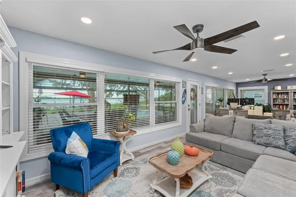 297 Lakeview Drive Tarpon Springs FL 34689