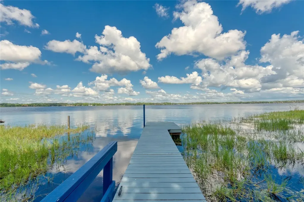 297 Lakeview Drive Tarpon Springs FL 34689