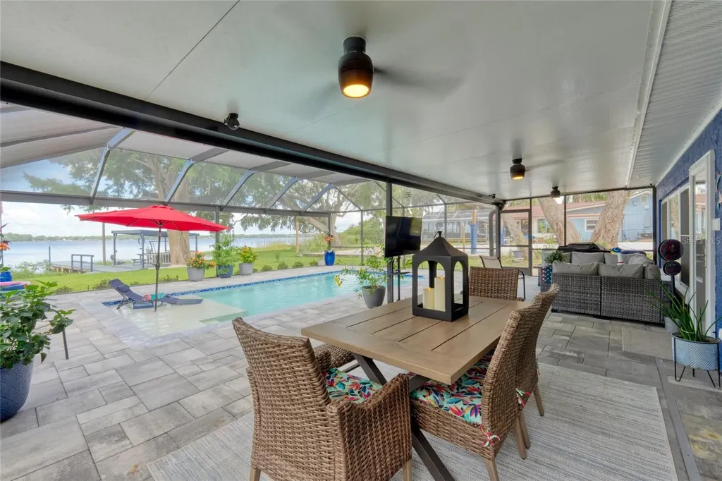297 Lakeview Drive Tarpon Springs FL 34689