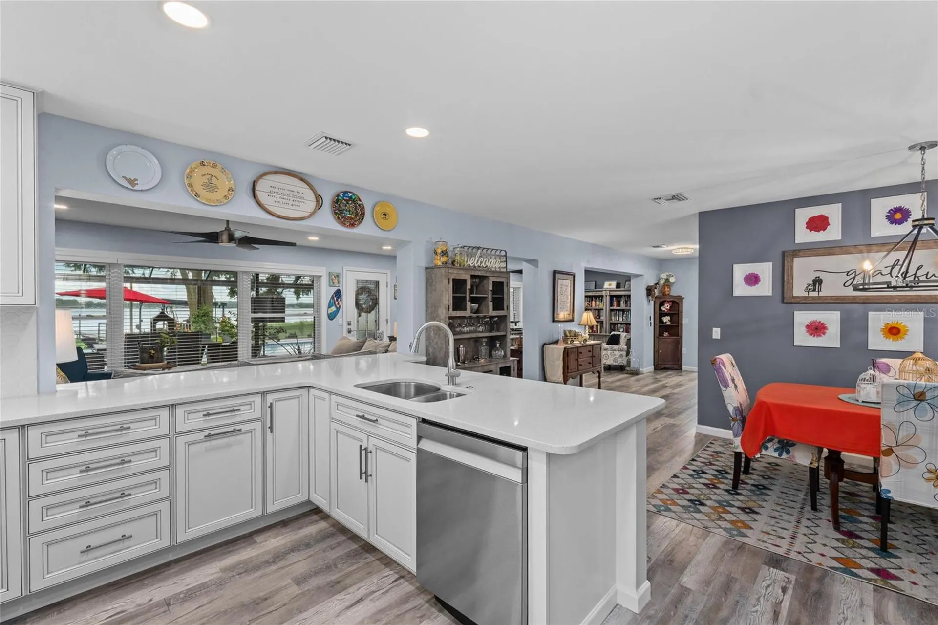 297 Lakeview Drive Tarpon Springs FL 34689
