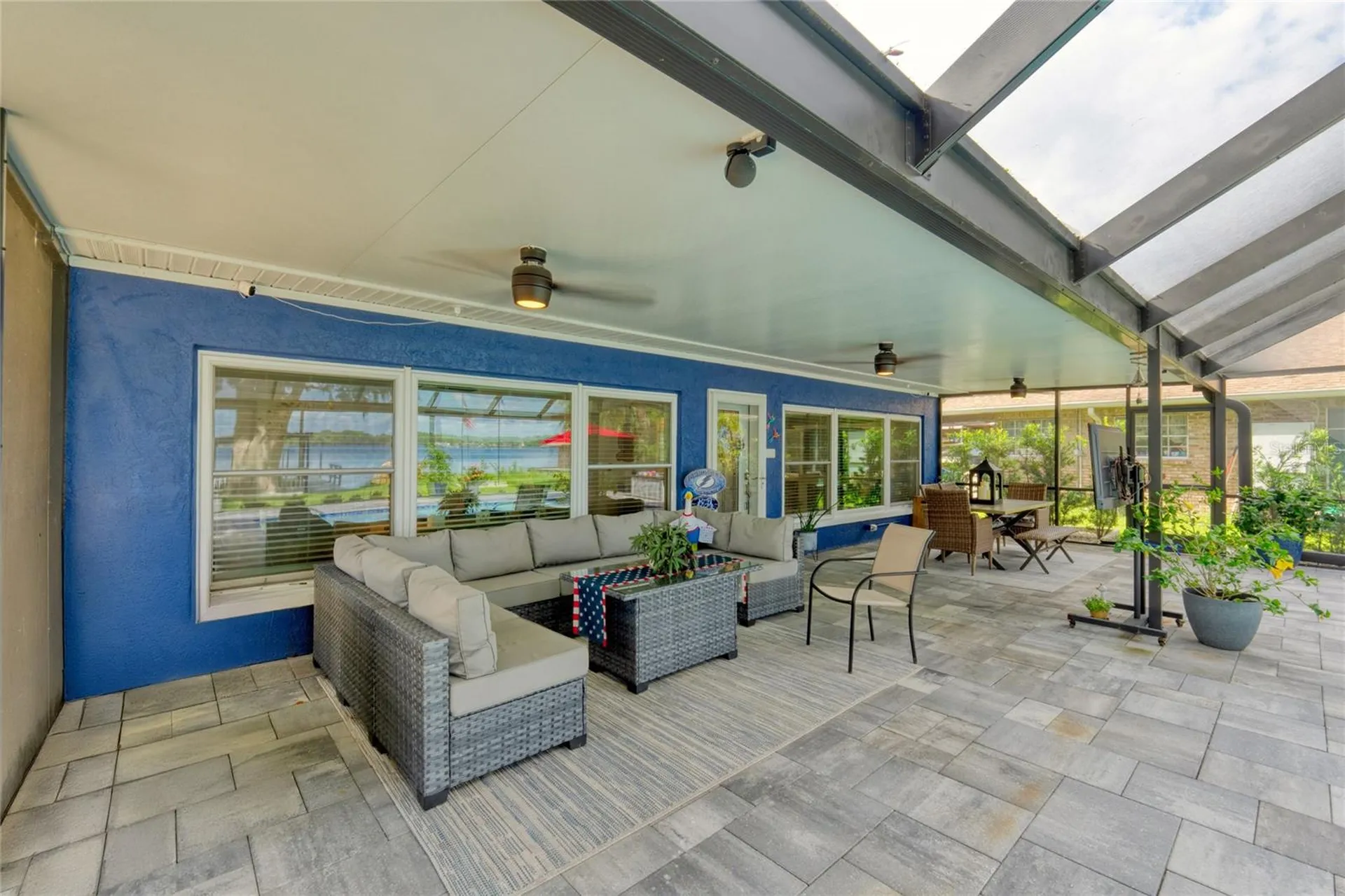 297 Lakeview Drive Tarpon Springs FL 34689