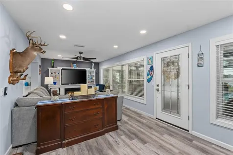 297 Lakeview Drive Tarpon Springs FL 34689
