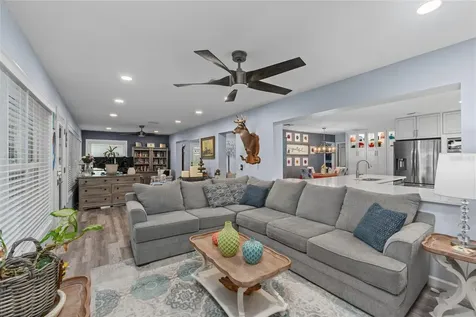 297 Lakeview Drive Tarpon Springs FL 34689