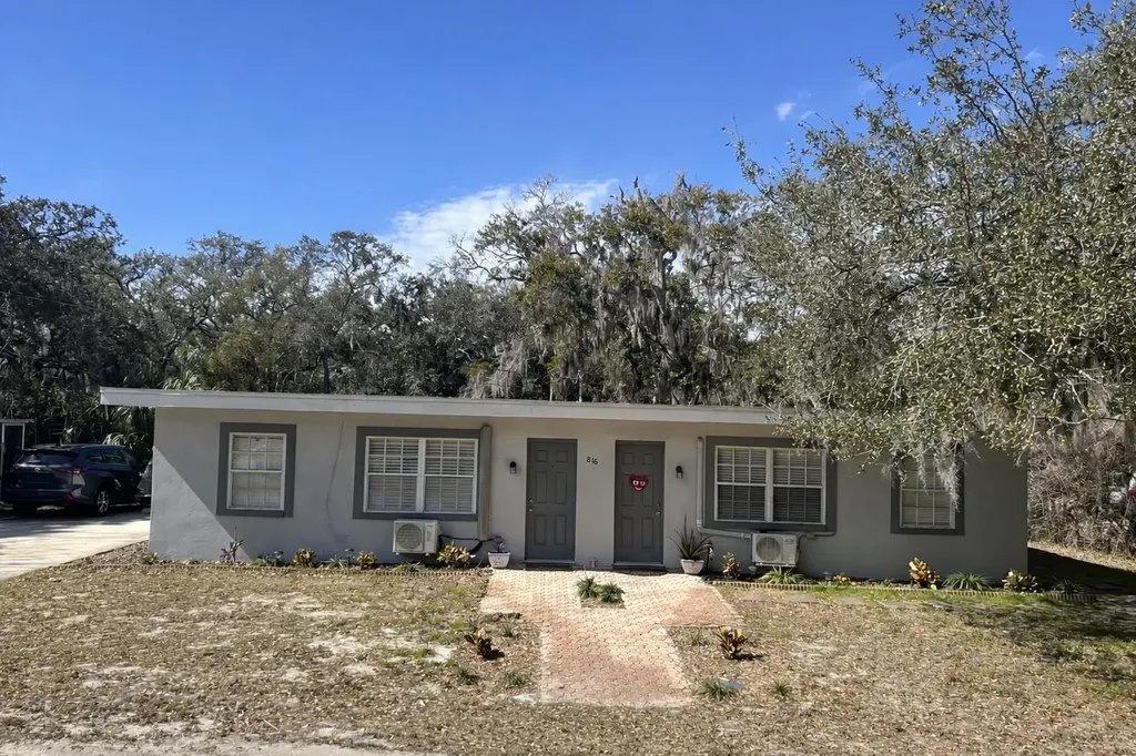 816 Carolina Avenue Tarpon Springs FL 34689