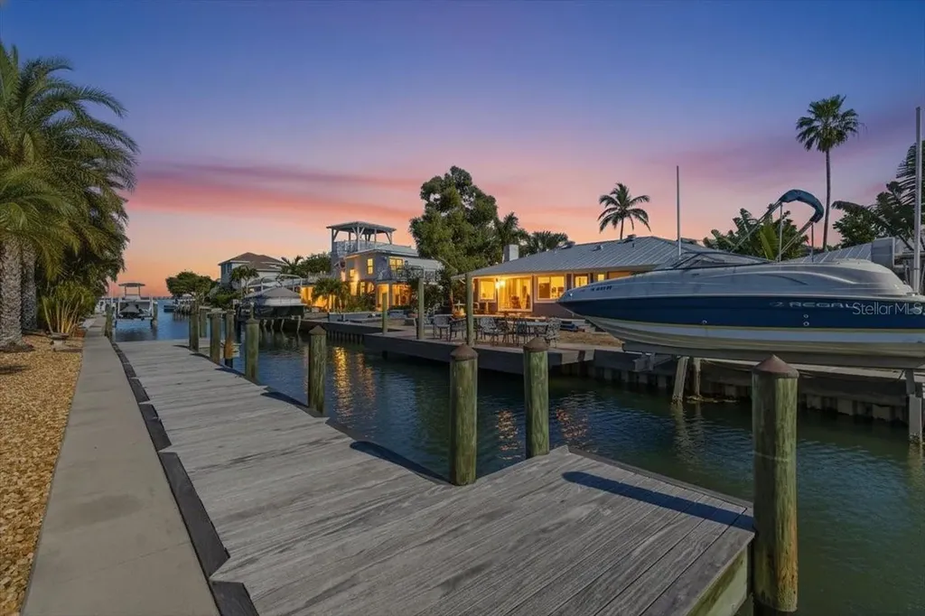 834 Jungle Queen Way Longboat Key FL 34228