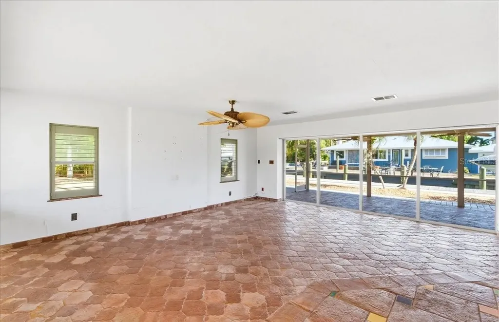 834 Jungle Queen Way Longboat Key FL 34228