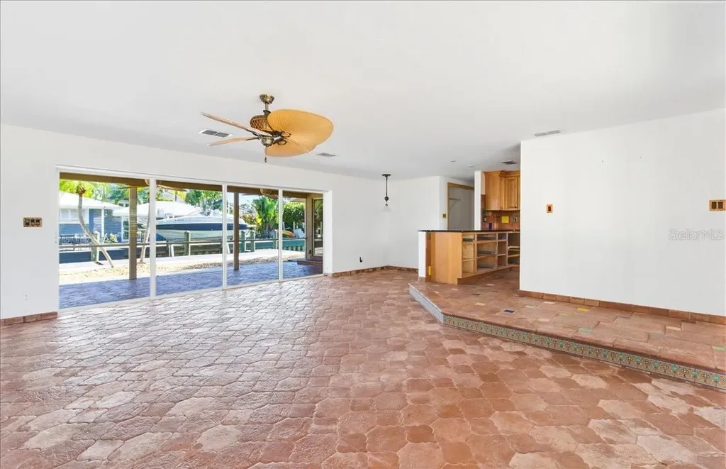 834 Jungle Queen Way Longboat Key FL 34228
