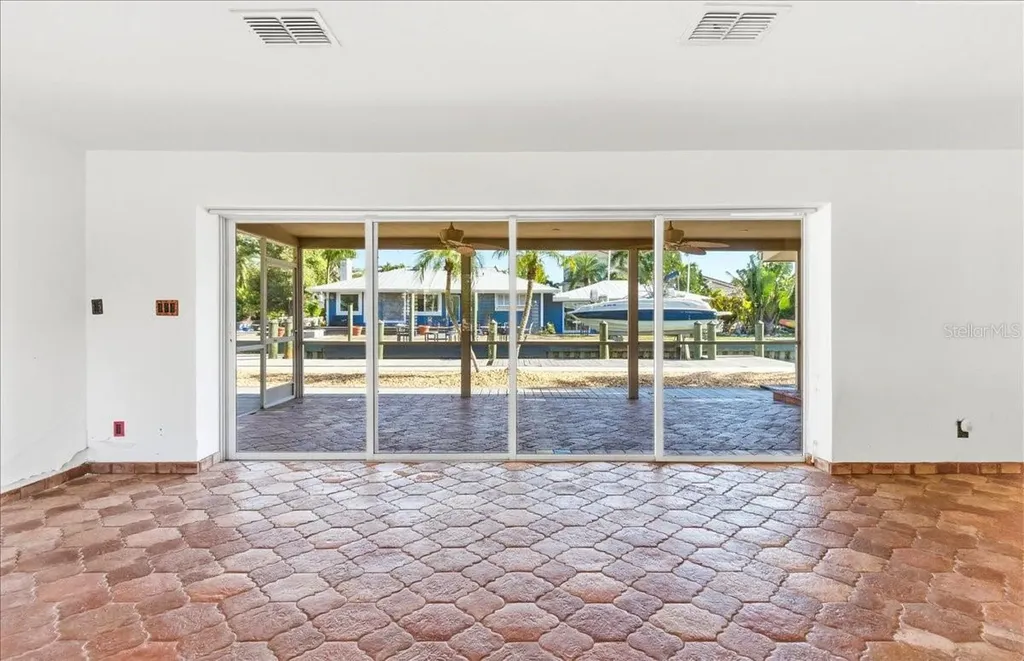 834 Jungle Queen Way Longboat Key FL 34228