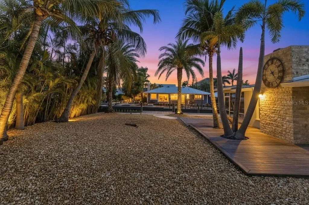 834 Jungle Queen Way Longboat Key FL 34228