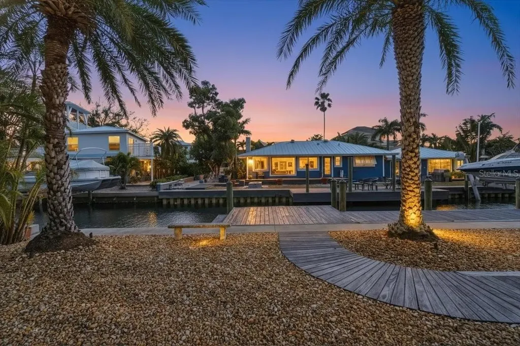 834 Jungle Queen Way Longboat Key FL 34228