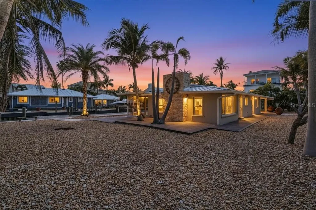 834 Jungle Queen Way Longboat Key FL 34228