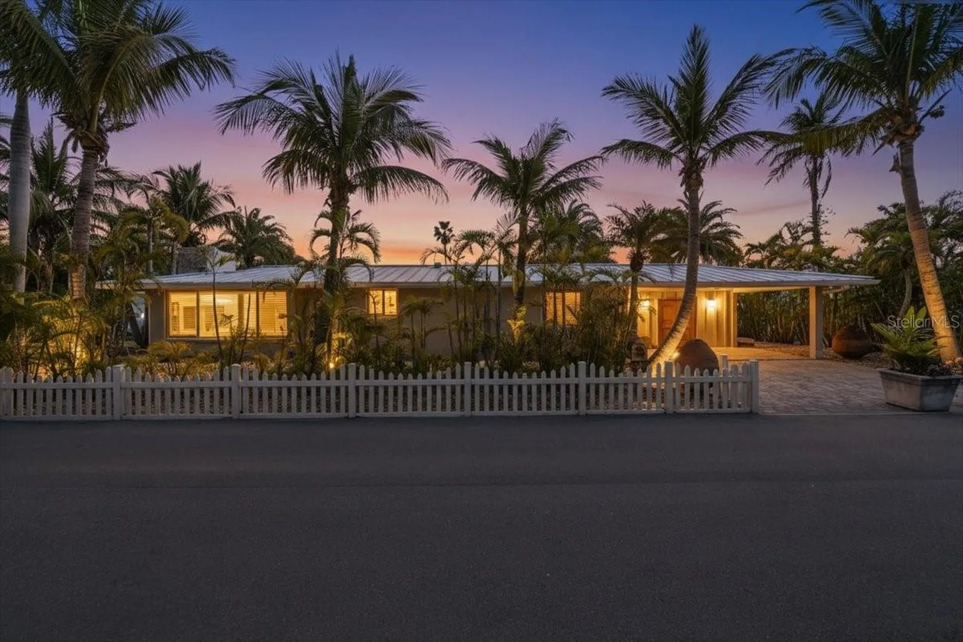 834 Jungle Queen Way Longboat Key FL 34228