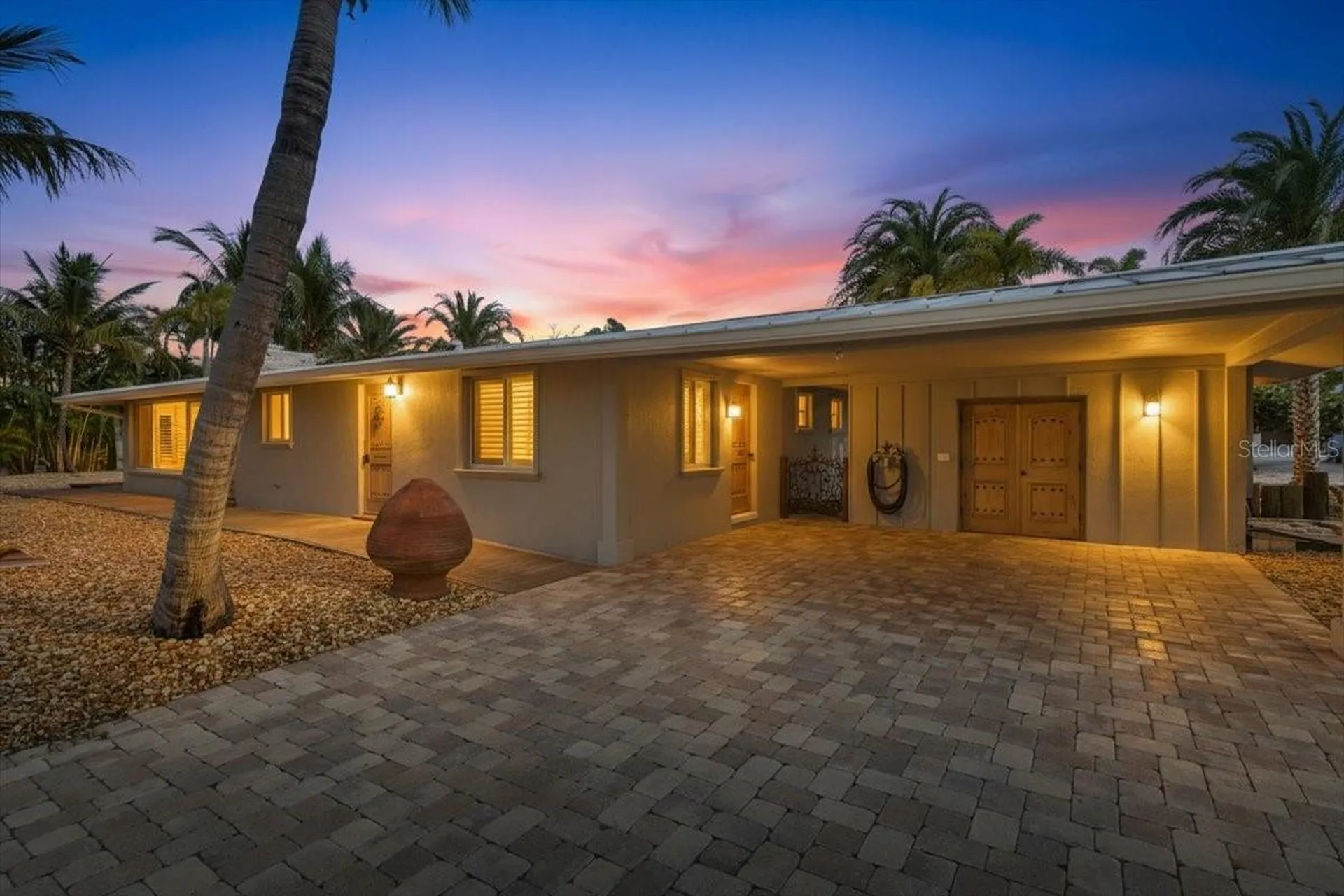 834 Jungle Queen Way Longboat Key FL 34228