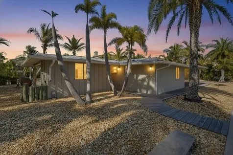 834 Jungle Queen Way Longboat Key FL 34228