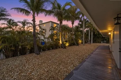 834 Jungle Queen Way Longboat Key FL 34228