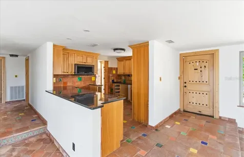 834 Jungle Queen Way Longboat Key FL 34228