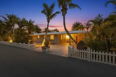 834 Jungle Queen Way Longboat Key FL 34228