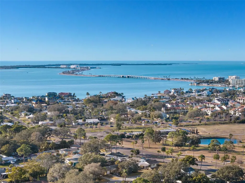 2020 Yale Avenue Dunedin FL 34698