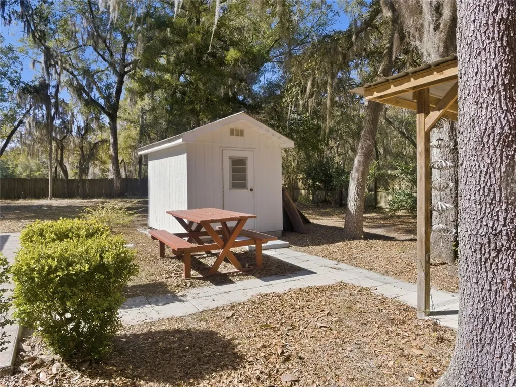 6930 County Road 214 Melrose FL 32666