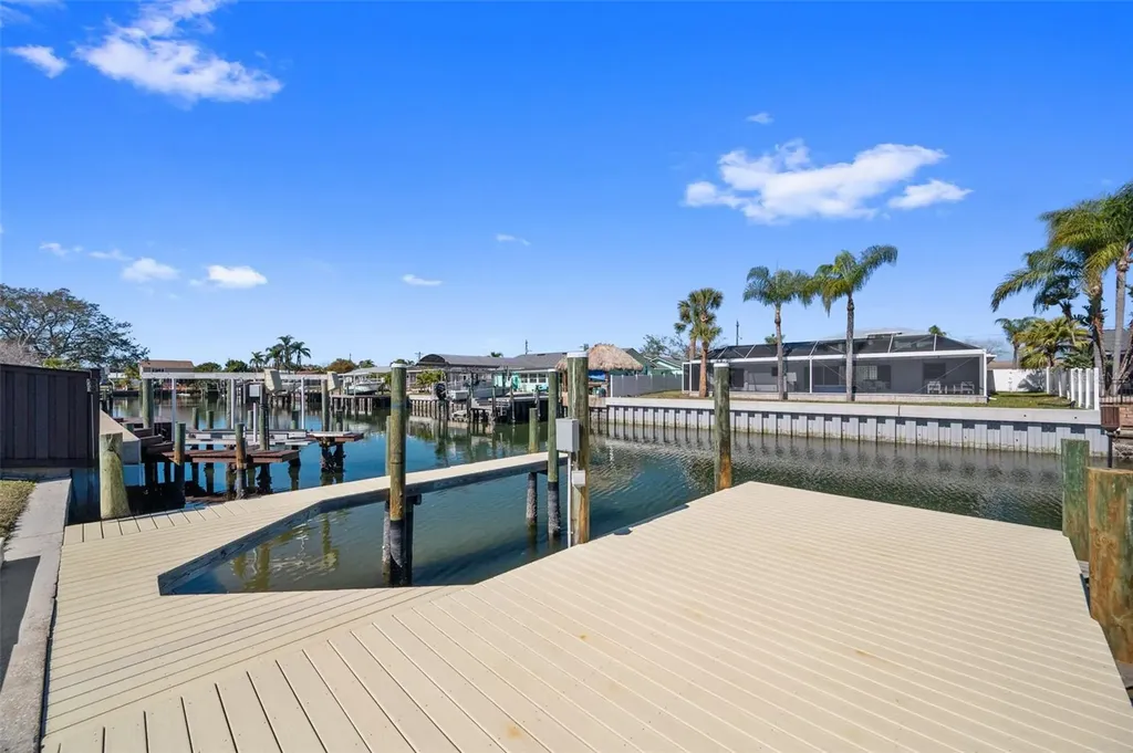 8461 Flagstone Drive Tampa FL 33615