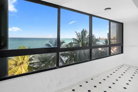 4123 Av Isla Verde Carolina PR 00979