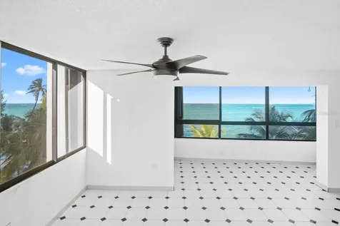 4123 Av Isla Verde Carolina PR 00979