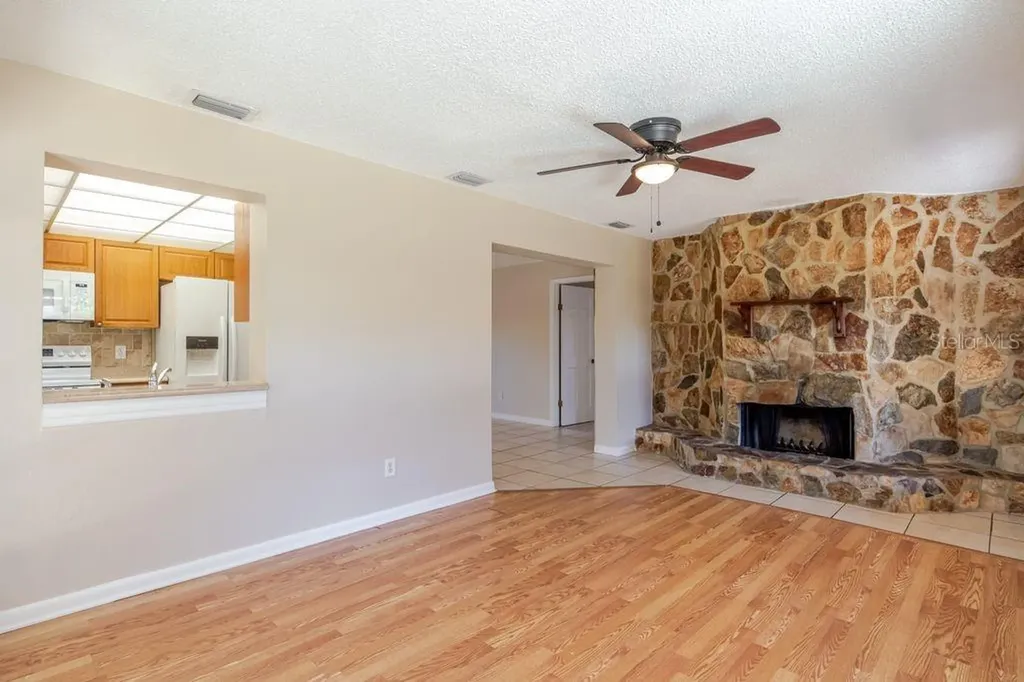 709 Lemonwood Drive Oldsmar FL 34677