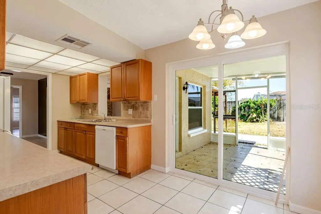709 Lemonwood Drive Oldsmar FL 34677