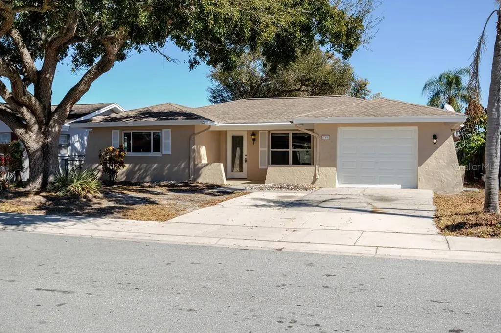 709 Lemonwood Drive Oldsmar FL 34677