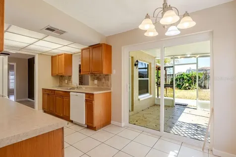 709 Lemonwood Drive Oldsmar FL 34677