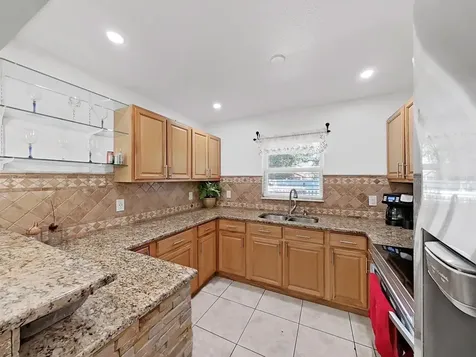 3306 E Chelsea Street Tampa FL 33610