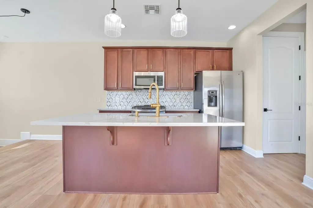 13093 Lessing Avenue Orlando FL 32827
