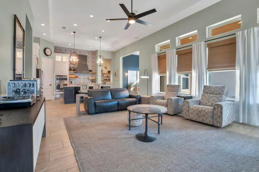 13093 Lessing Avenue Orlando FL 32827