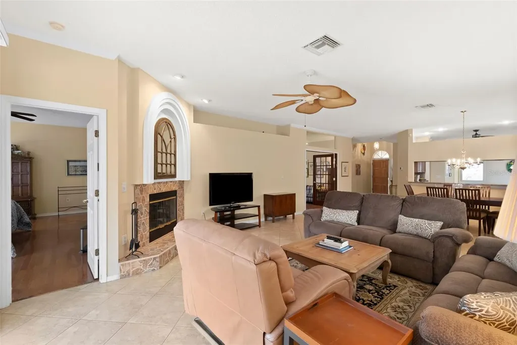 1040 Dartford Drive Tarpon Springs FL 34688