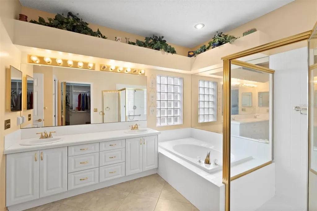 1040 Dartford Drive Tarpon Springs FL 34688