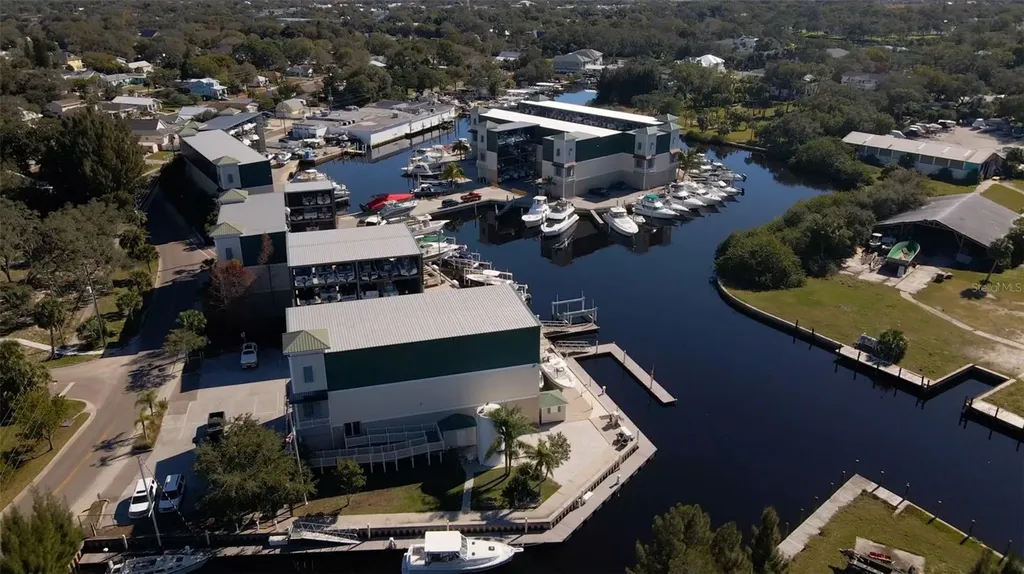 1040 Dartford Drive Tarpon Springs FL 34688