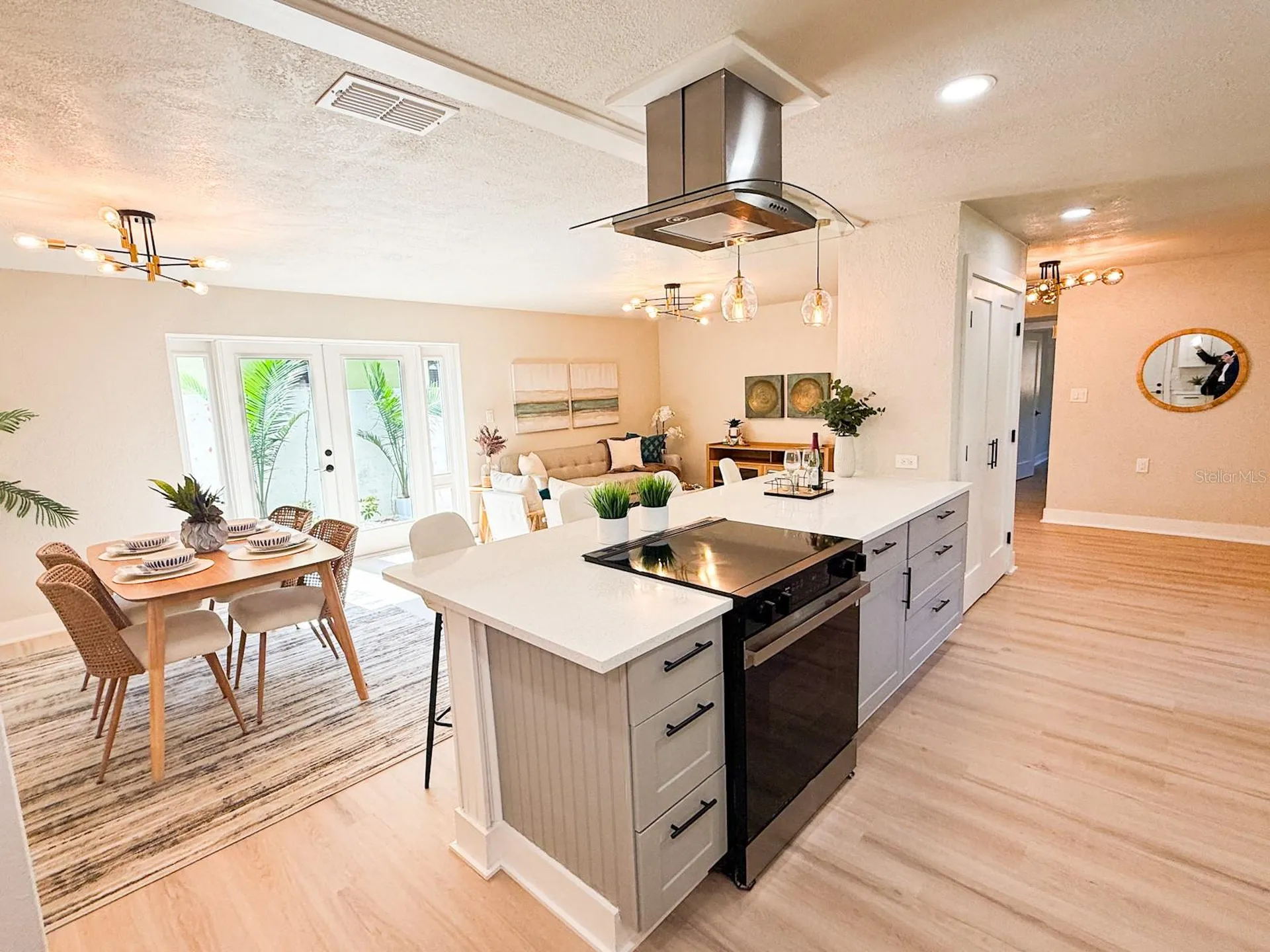 1470 Serpentine Drive S St Petersburg FL 33705