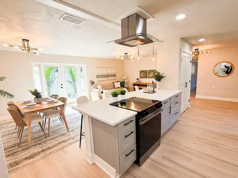 1470 Serpentine Drive S St Petersburg FL 33705