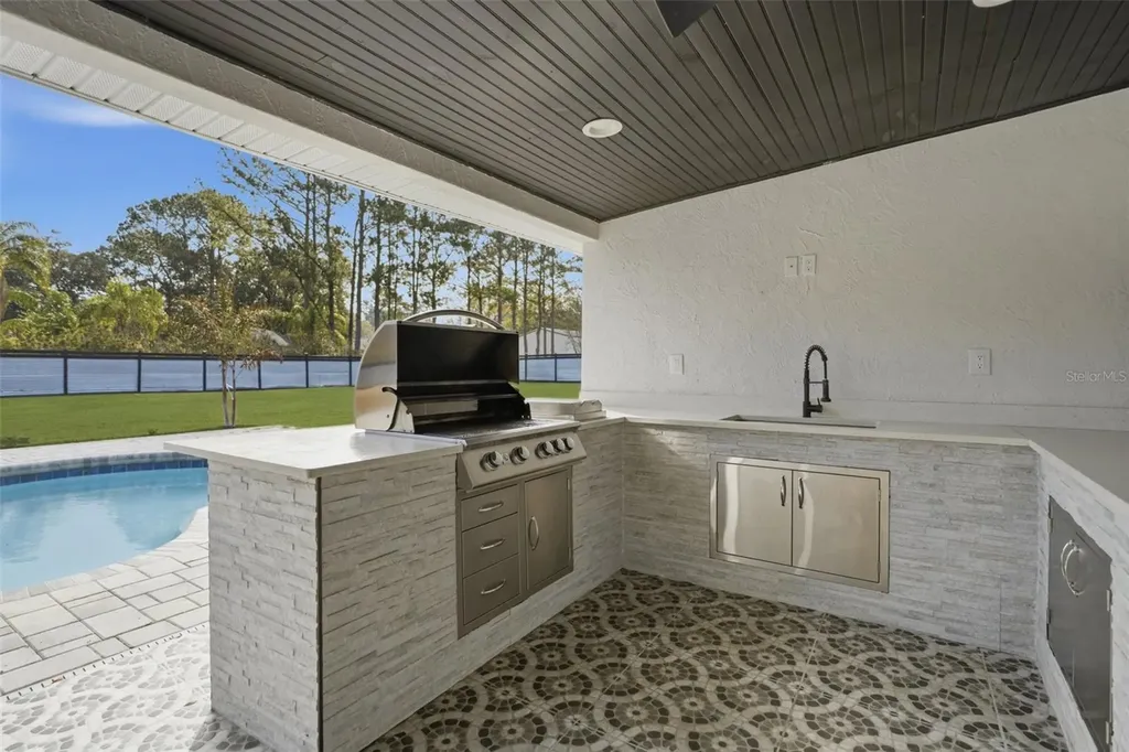 2338 Meadowbrook Drive Lutz FL 33558