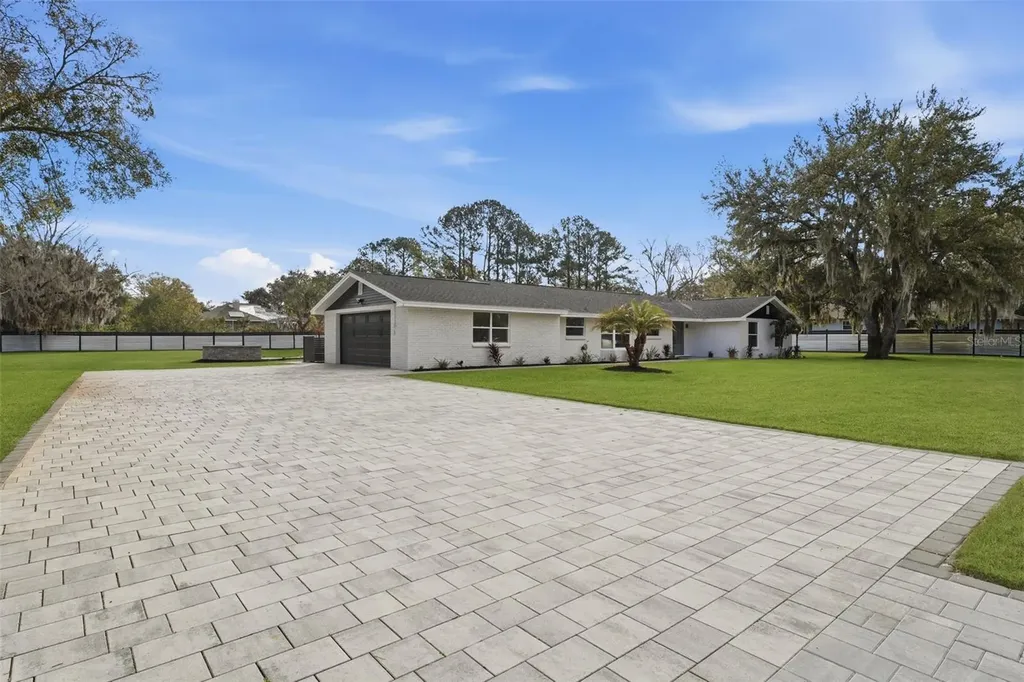 2338 Meadowbrook Drive Lutz FL 33558