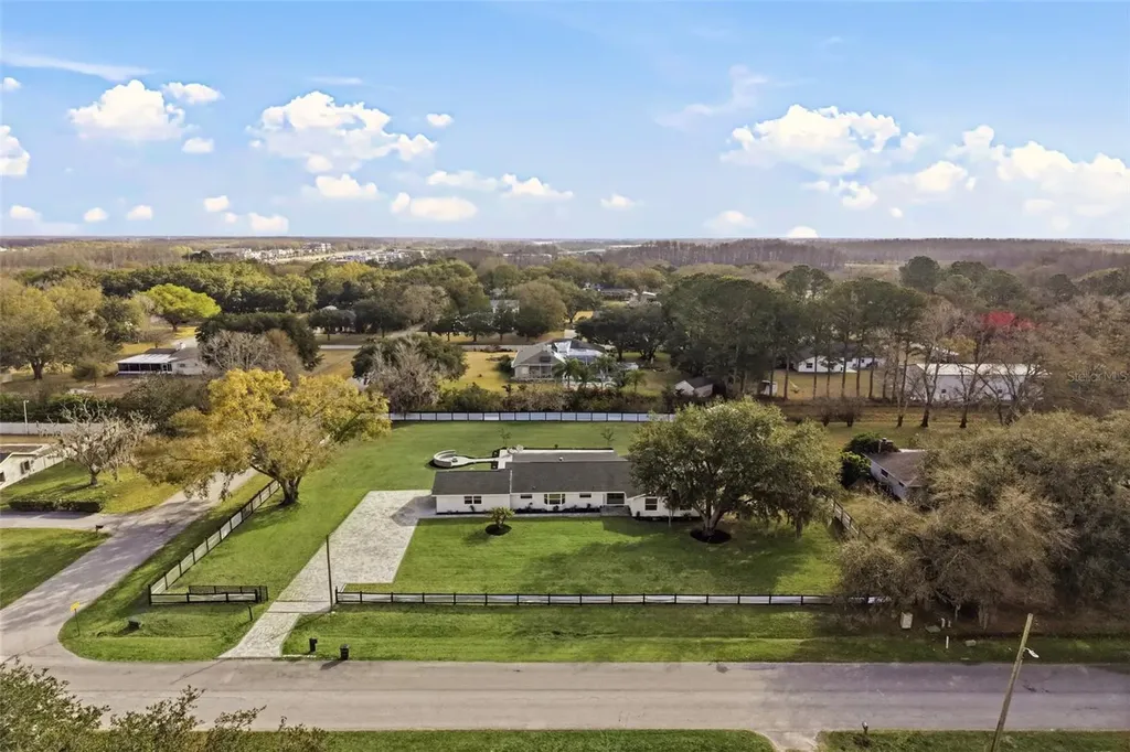 2338 Meadowbrook Drive Lutz FL 33558