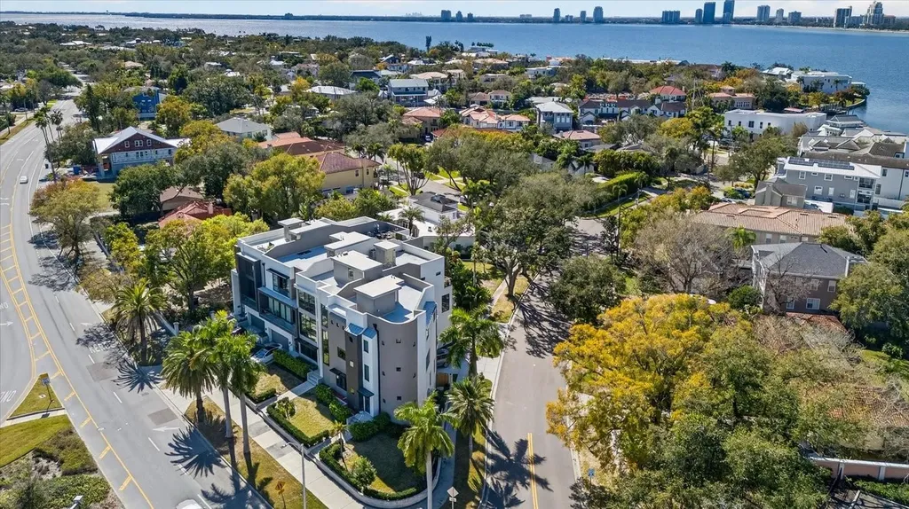 94 W Davis Boulevard Tampa FL 33606