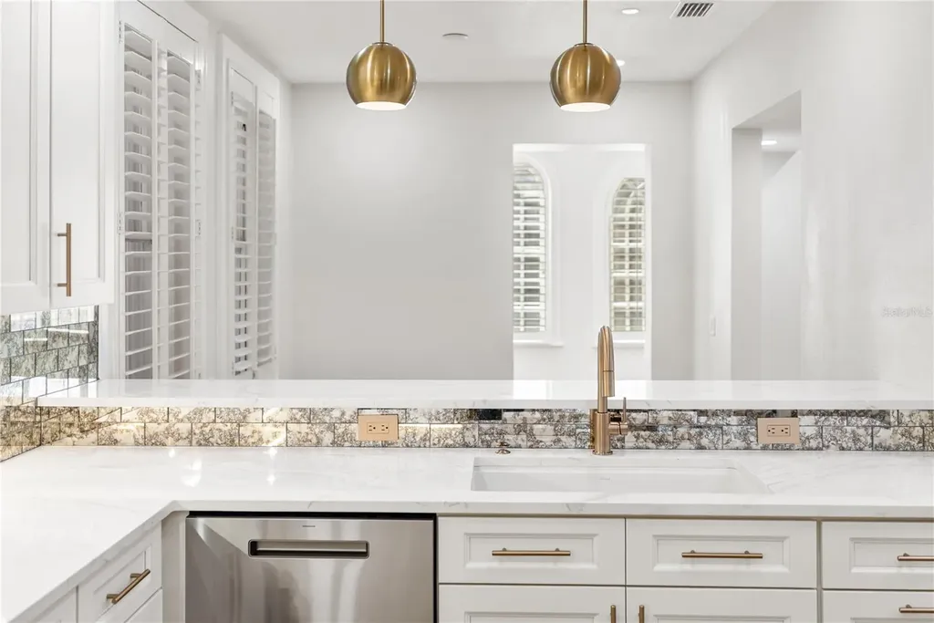 1221 N Palm Avenue Sarasota FL 34236