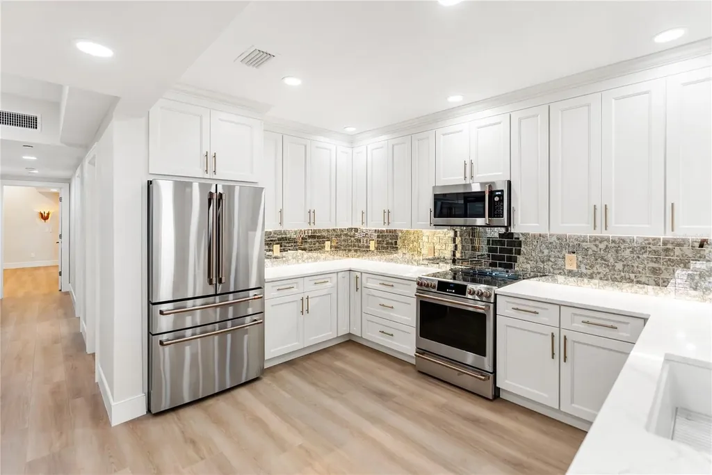 1221 N Palm Avenue Sarasota FL 34236