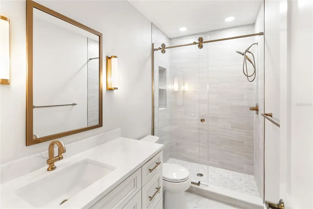1221 N Palm Avenue Sarasota FL 34236