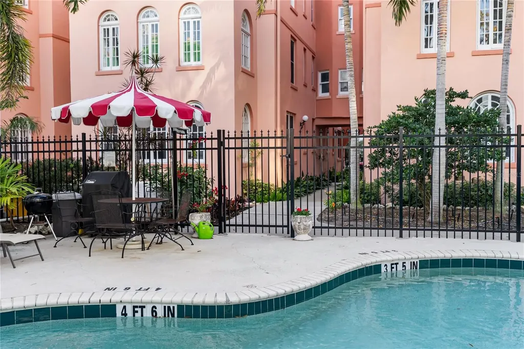 1221 N Palm Avenue Sarasota FL 34236