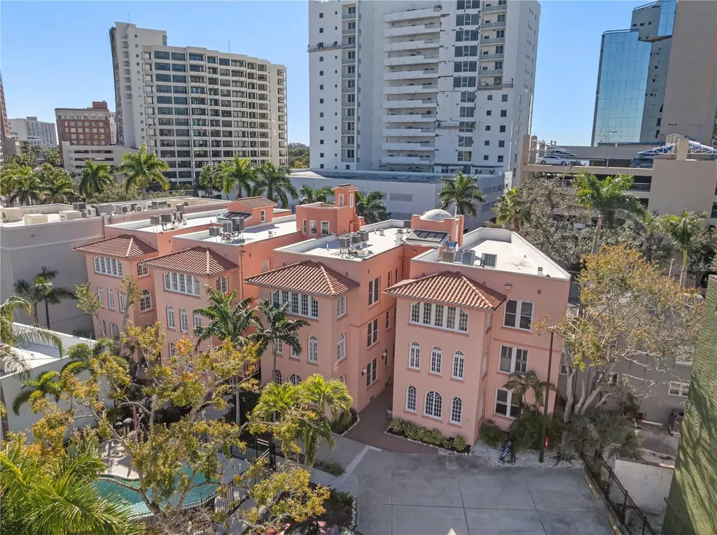 1221 N Palm Avenue Sarasota FL 34236